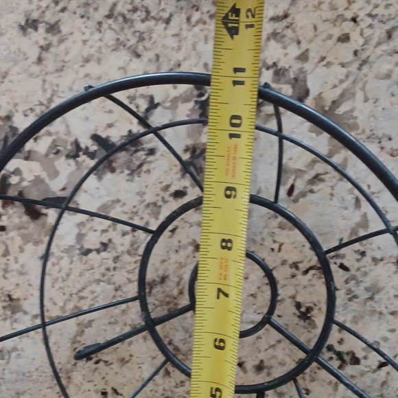 Wire Fruit Basket with removeable Banana Holder - Picture 12 of 13